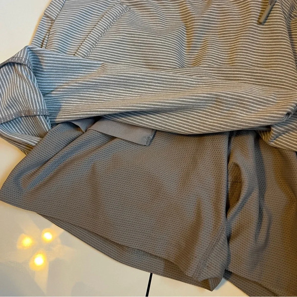 Athleta Stripe Modern Metro Skort Size Medium Tall Gray & White - Picture 8 of 9